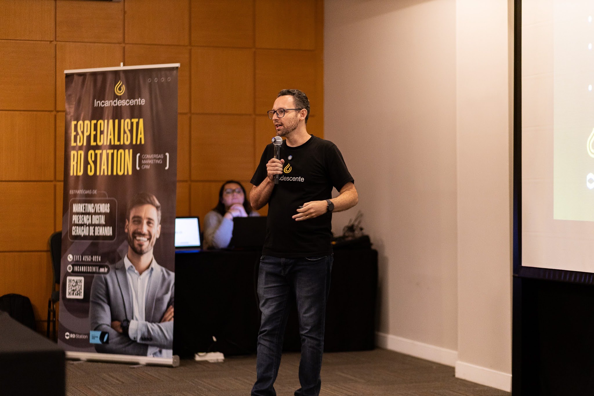 Vinicius Lucio, fundador da Agência Incandescente, diretor RD Mentor e atual membro do Partner Executive Council da RD Station